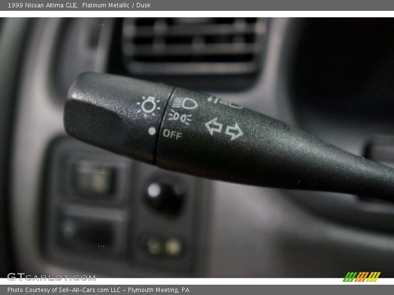 Platinum Metallic / Dusk 1999 Nissan Altima GLE