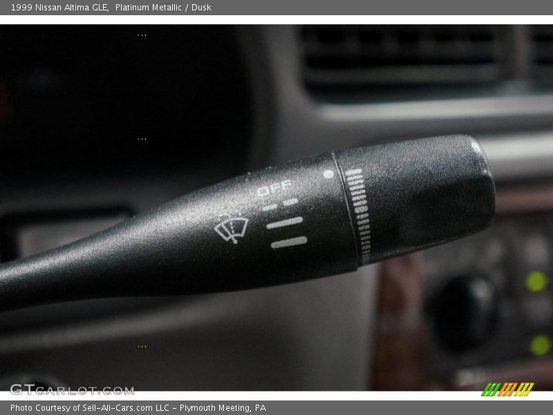 Platinum Metallic / Dusk 1999 Nissan Altima GLE