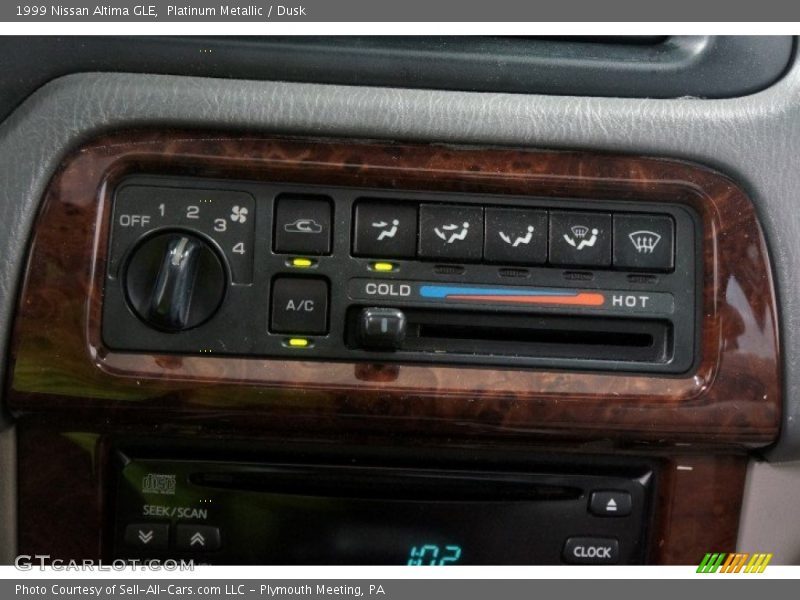 Platinum Metallic / Dusk 1999 Nissan Altima GLE