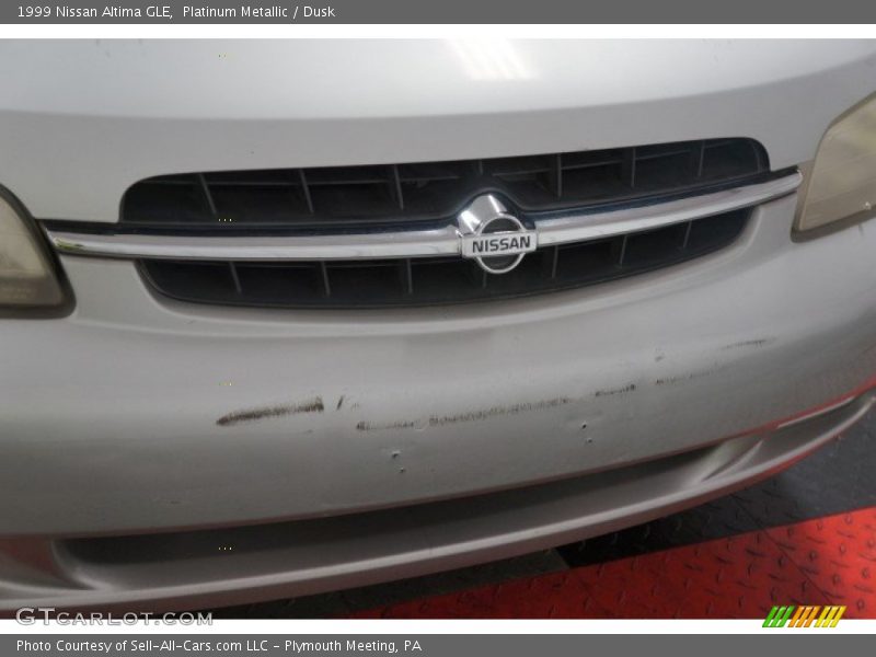 Platinum Metallic / Dusk 1999 Nissan Altima GLE