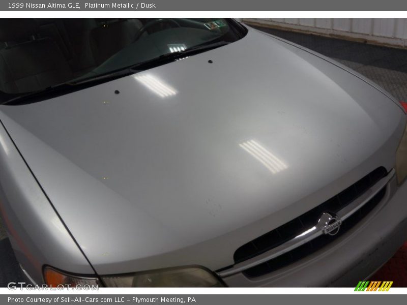 Platinum Metallic / Dusk 1999 Nissan Altima GLE