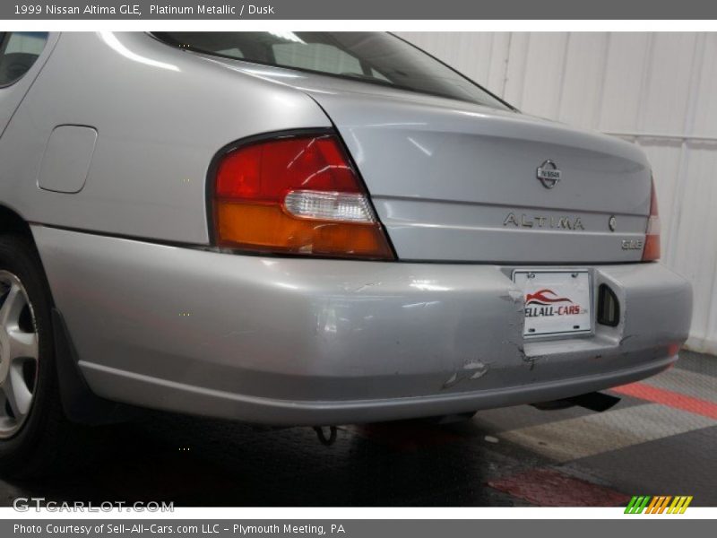 Platinum Metallic / Dusk 1999 Nissan Altima GLE