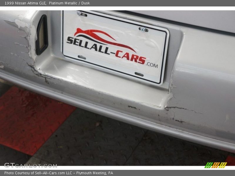 Platinum Metallic / Dusk 1999 Nissan Altima GLE