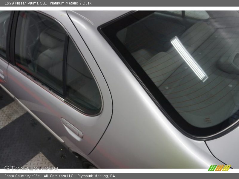 Platinum Metallic / Dusk 1999 Nissan Altima GLE