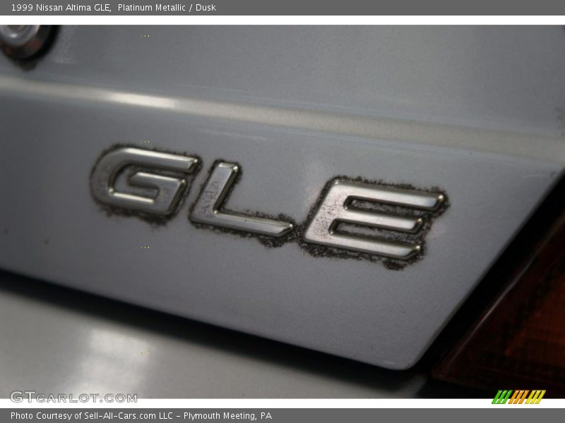 Platinum Metallic / Dusk 1999 Nissan Altima GLE