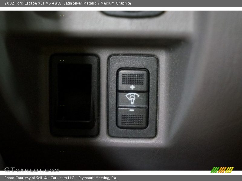 Satin Silver Metallic / Medium Graphite 2002 Ford Escape XLT V6 4WD