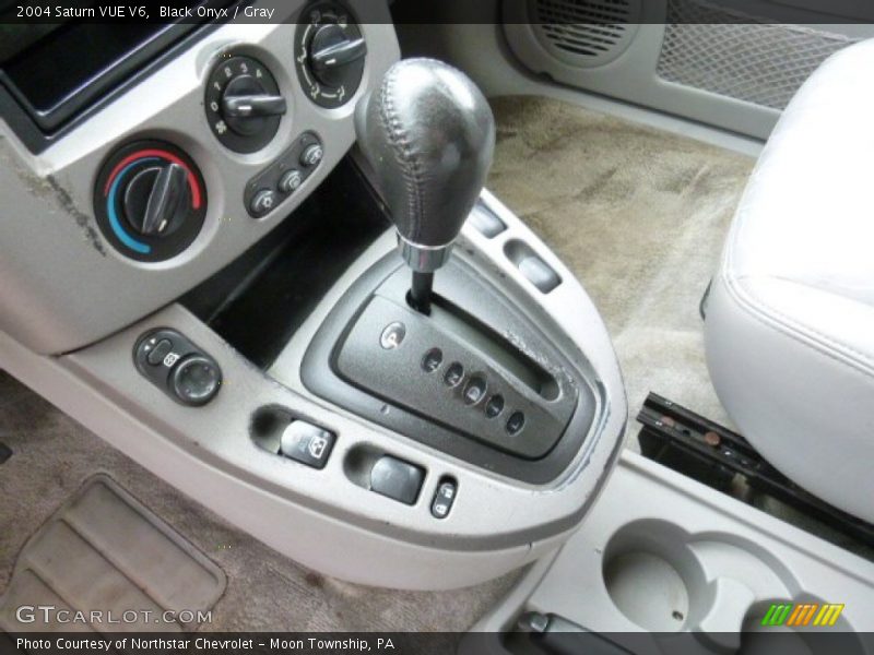 Black Onyx / Gray 2004 Saturn VUE V6