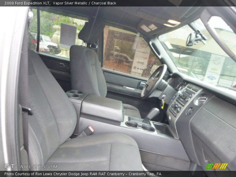 Vapor Silver Metallic / Charcoal Black 2009 Ford Expedition XLT