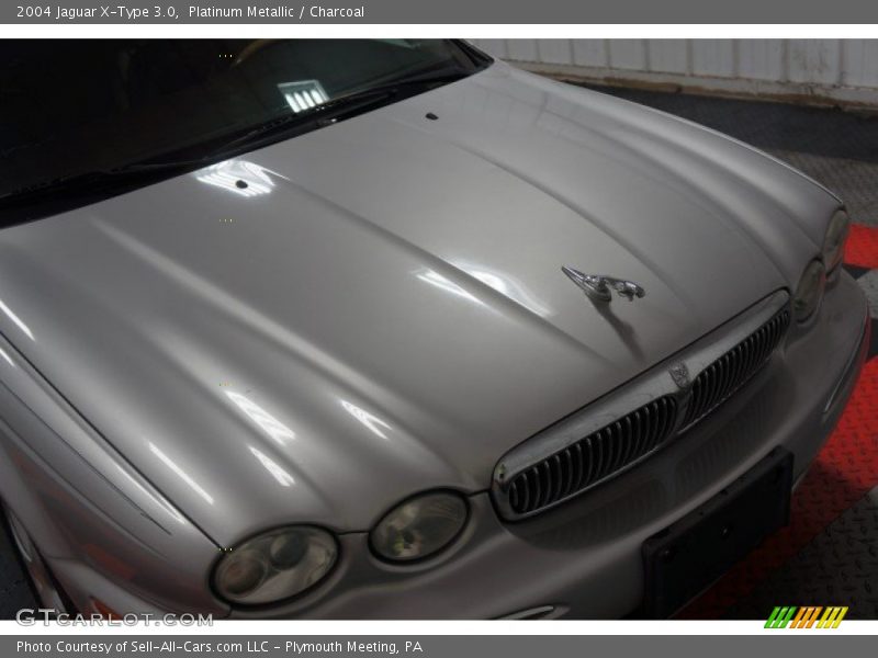 Platinum Metallic / Charcoal 2004 Jaguar X-Type 3.0