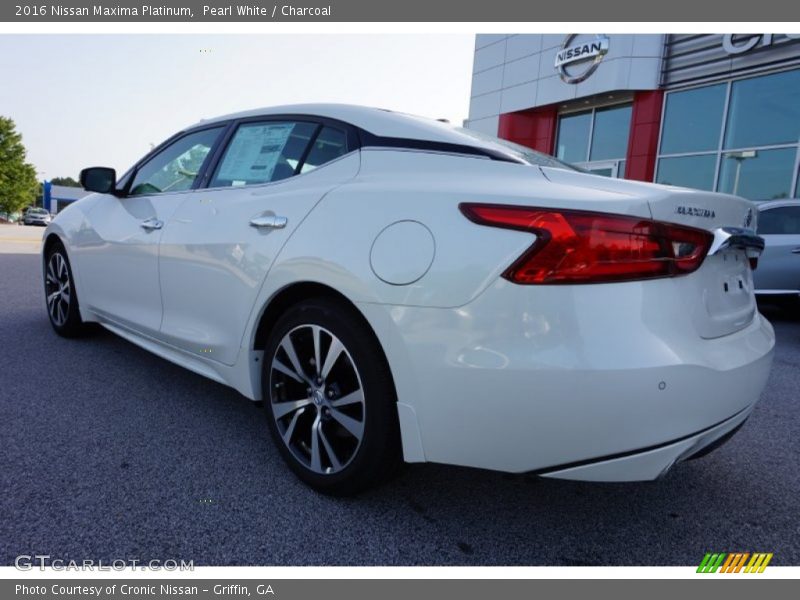 Pearl White / Charcoal 2016 Nissan Maxima Platinum