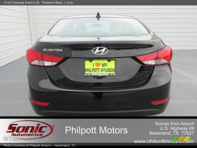 Phantom Black / Gray 2016 Hyundai Elantra SE