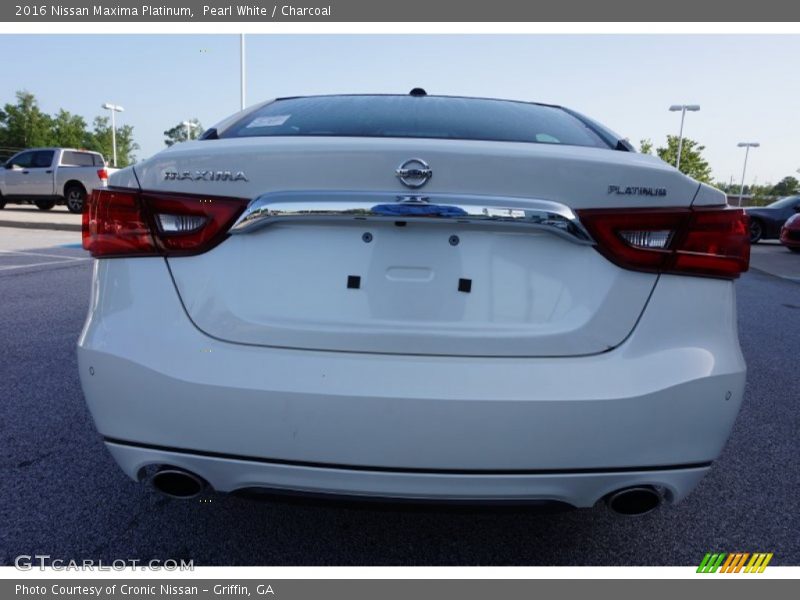 Pearl White / Charcoal 2016 Nissan Maxima Platinum