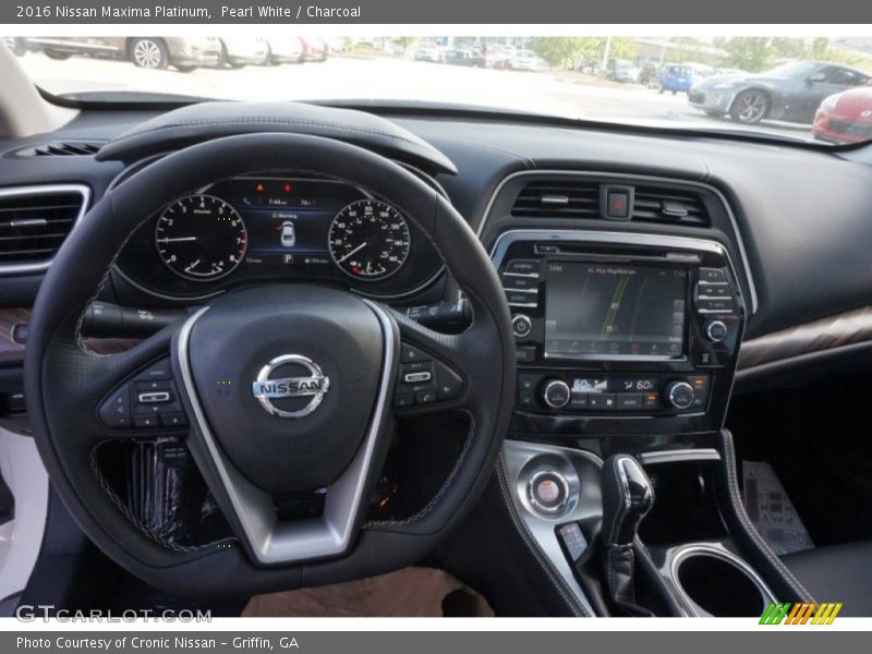 Dashboard of 2016 Maxima Platinum