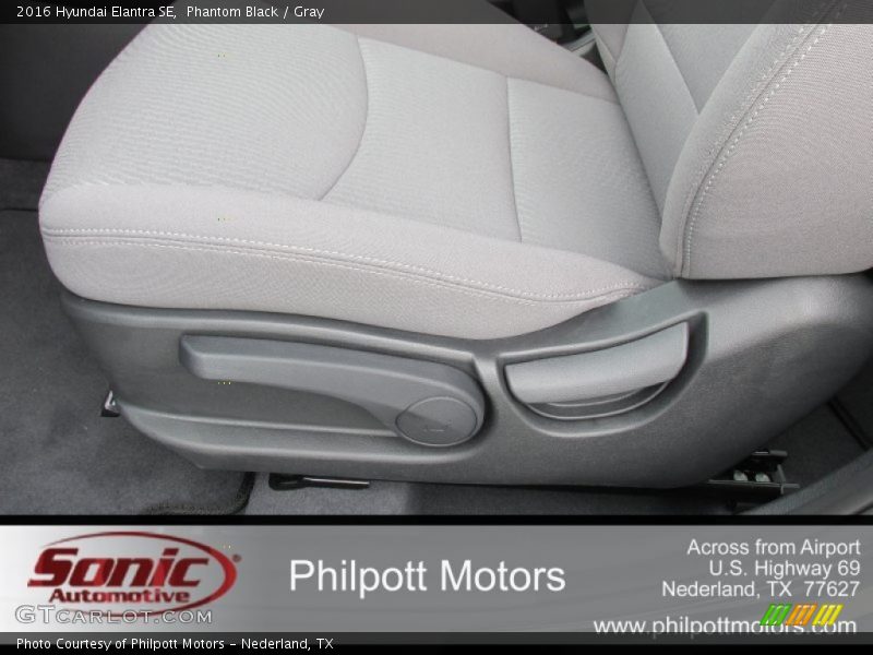 Phantom Black / Gray 2016 Hyundai Elantra SE