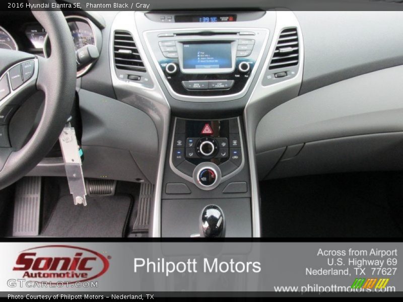 Phantom Black / Gray 2016 Hyundai Elantra SE