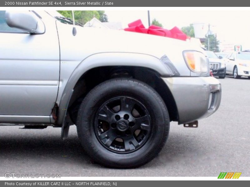 Sierra Silver Metallic / Slate 2000 Nissan Pathfinder SE 4x4