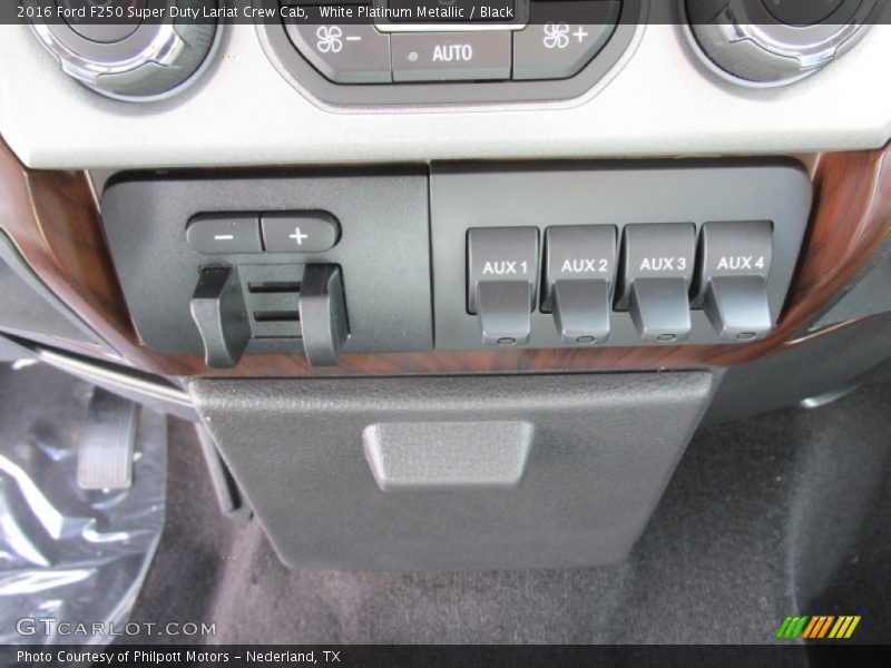 White Platinum Metallic / Black 2016 Ford F250 Super Duty Lariat Crew Cab