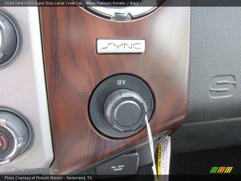 White Platinum Metallic / Black 2016 Ford F250 Super Duty Lariat Crew Cab