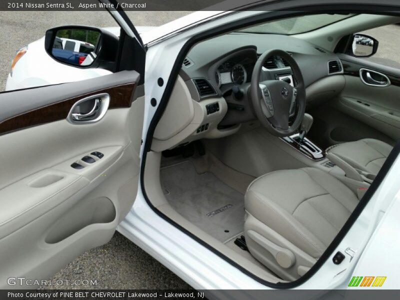 Aspen White / Charcoal 2014 Nissan Sentra SL