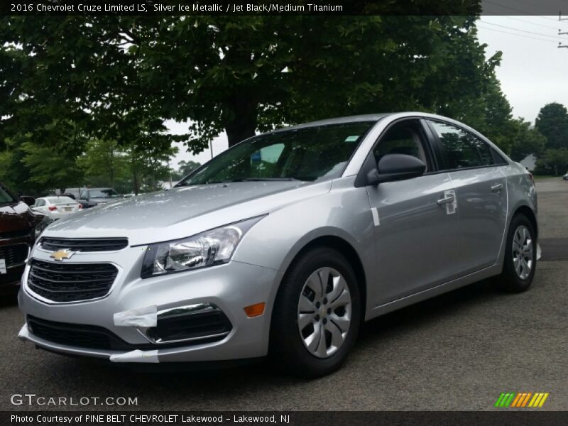 Front 3/4 View of 2016 Cruze Limited LS