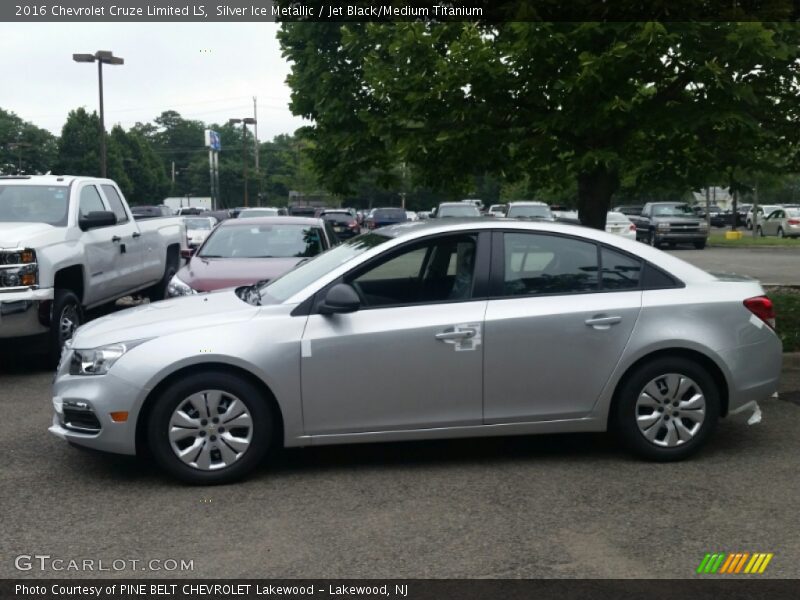 Silver Ice Metallic / Jet Black/Medium Titanium 2016 Chevrolet Cruze Limited LS