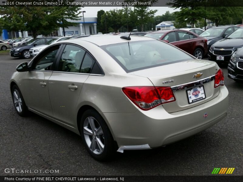 Champagne Silver Metallic / Cocoa/Light Neutral 2016 Chevrolet Cruze Limited LT