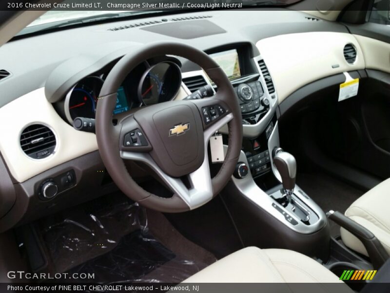 Champagne Silver Metallic / Cocoa/Light Neutral 2016 Chevrolet Cruze Limited LT