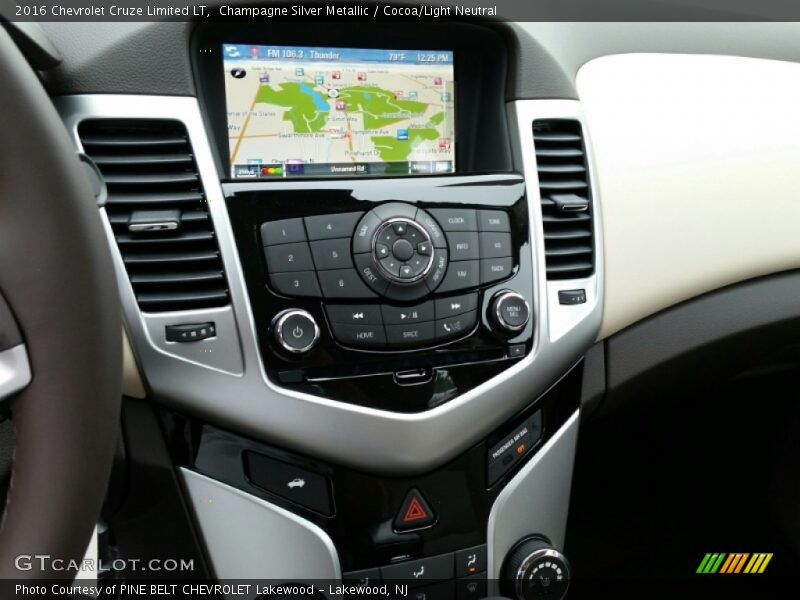 Champagne Silver Metallic / Cocoa/Light Neutral 2016 Chevrolet Cruze Limited LT