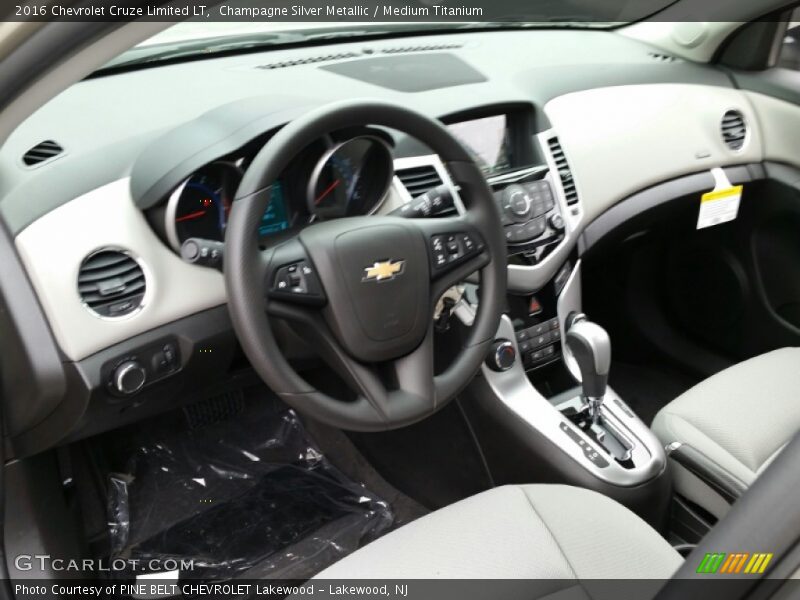 Champagne Silver Metallic / Medium Titanium 2016 Chevrolet Cruze Limited LT