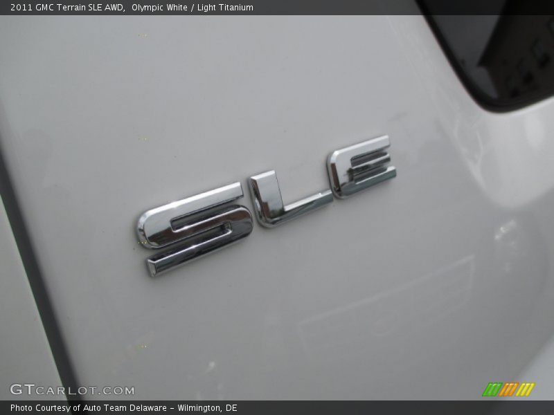 Olympic White / Light Titanium 2011 GMC Terrain SLE AWD