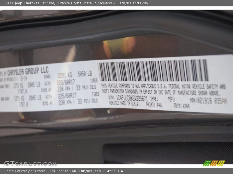 Granite Crystal Metallic / Iceland - Black/Iceland Gray 2014 Jeep Cherokee Latitude