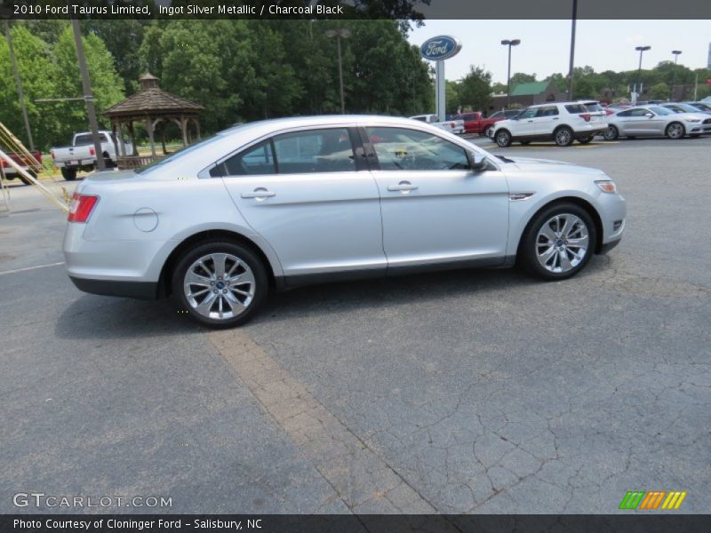 Ingot Silver Metallic / Charcoal Black 2010 Ford Taurus Limited