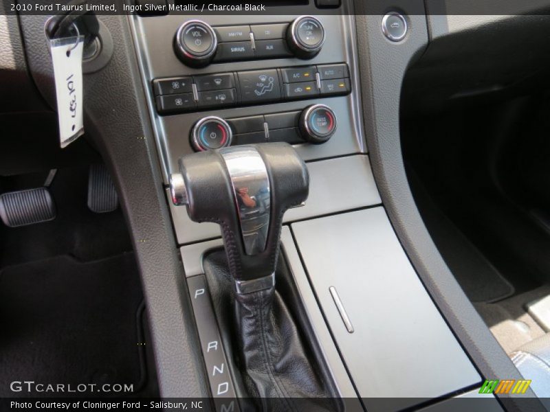 Ingot Silver Metallic / Charcoal Black 2010 Ford Taurus Limited