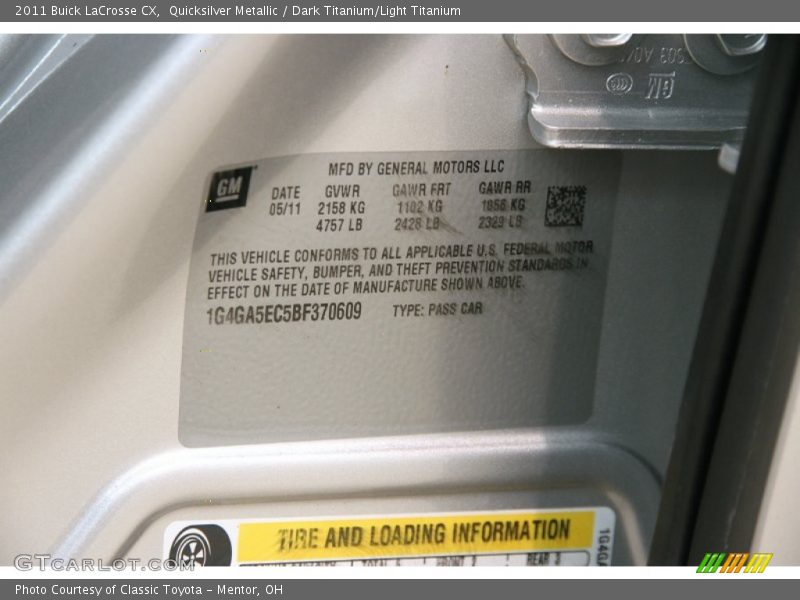 Quicksilver Metallic / Dark Titanium/Light Titanium 2011 Buick LaCrosse CX