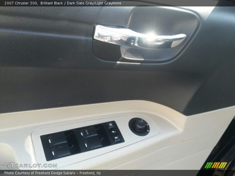 Brilliant Black / Dark Slate Gray/Light Graystone 2007 Chrysler 300