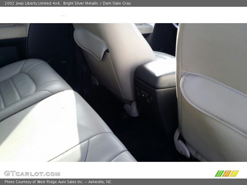 Bright Silver Metallic / Dark Slate Gray 2002 Jeep Liberty Limited 4x4