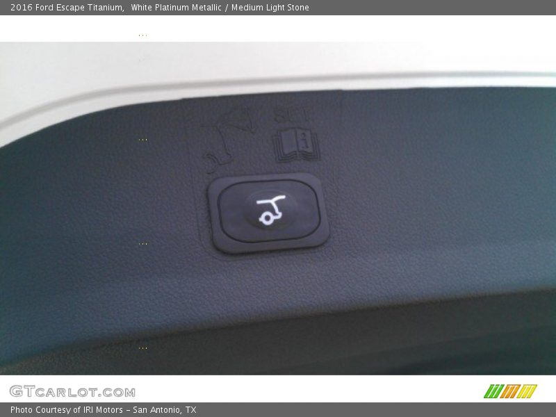 White Platinum Metallic / Medium Light Stone 2016 Ford Escape Titanium