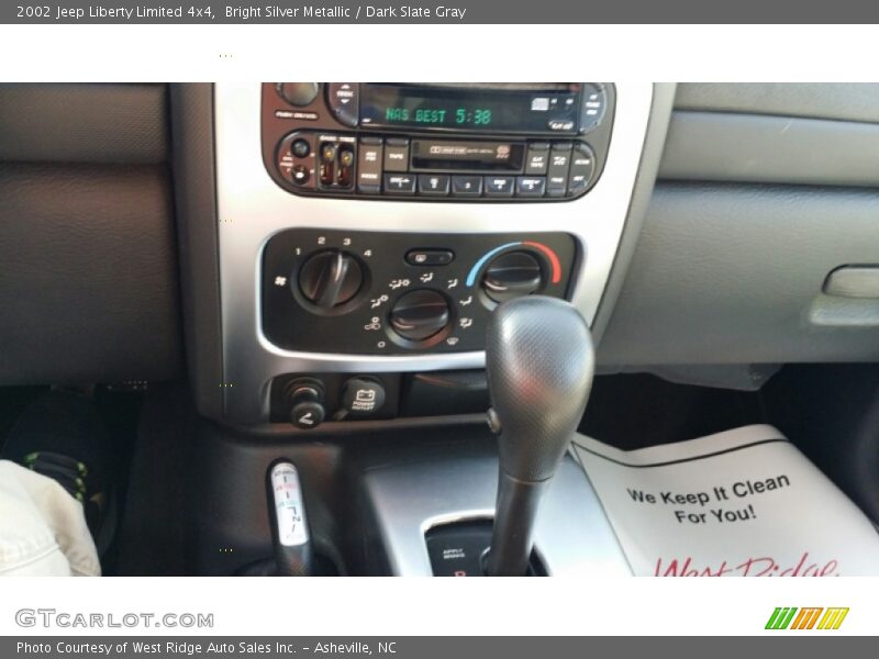 Bright Silver Metallic / Dark Slate Gray 2002 Jeep Liberty Limited 4x4