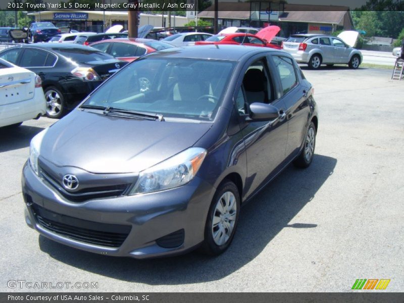 Magnetic Gray Metallic / Ash Gray 2012 Toyota Yaris L 5 Door