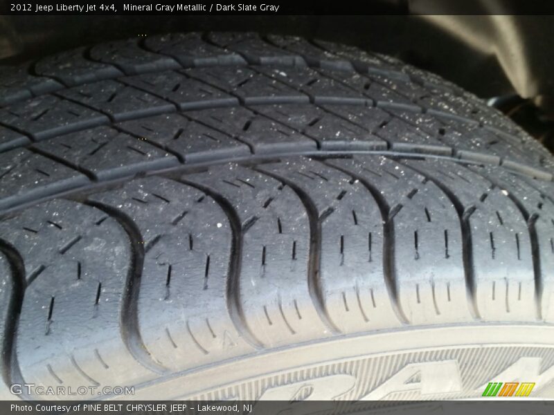Mineral Gray Metallic / Dark Slate Gray 2012 Jeep Liberty Jet 4x4