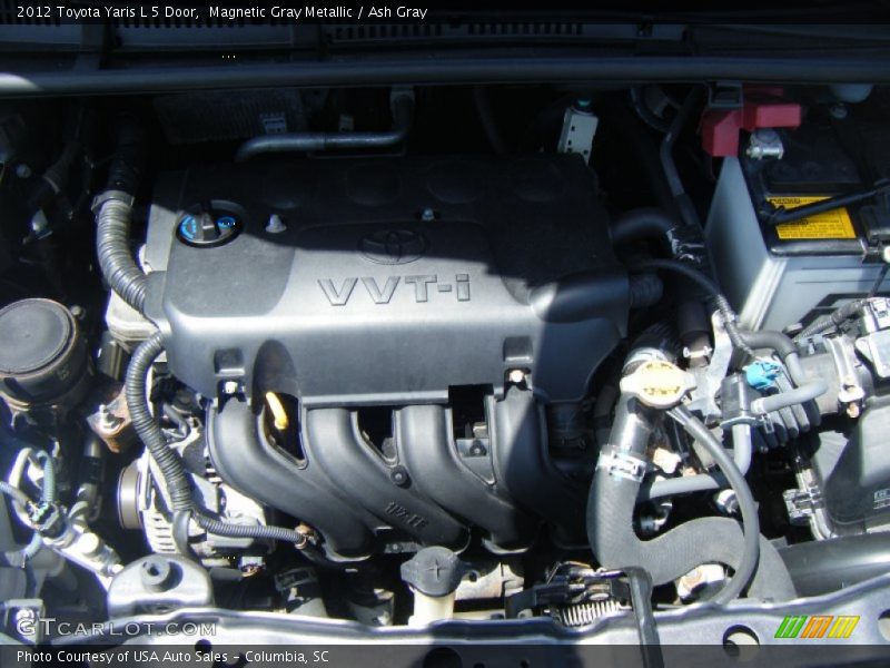 Magnetic Gray Metallic / Ash Gray 2012 Toyota Yaris L 5 Door