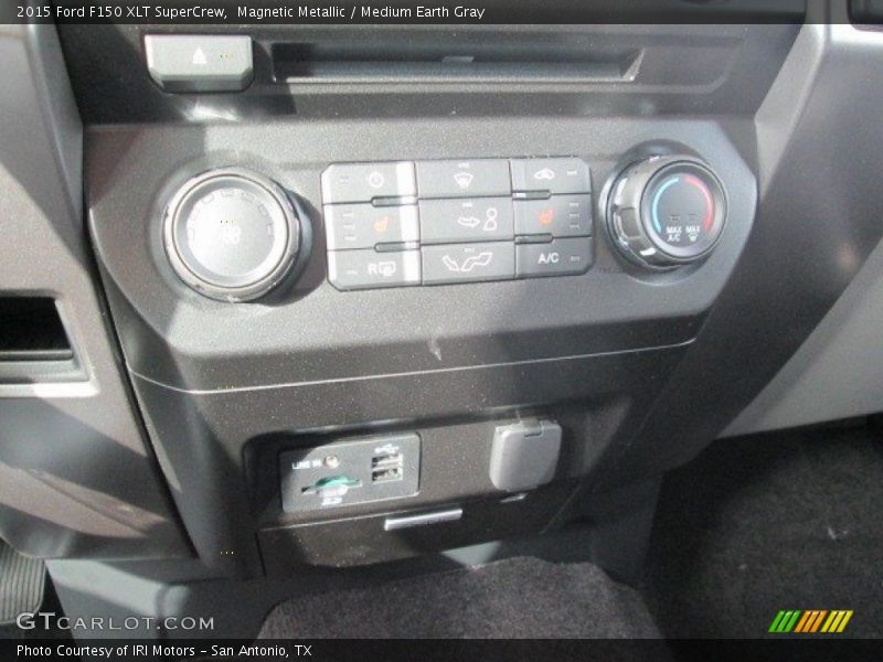 Magnetic Metallic / Medium Earth Gray 2015 Ford F150 XLT SuperCrew