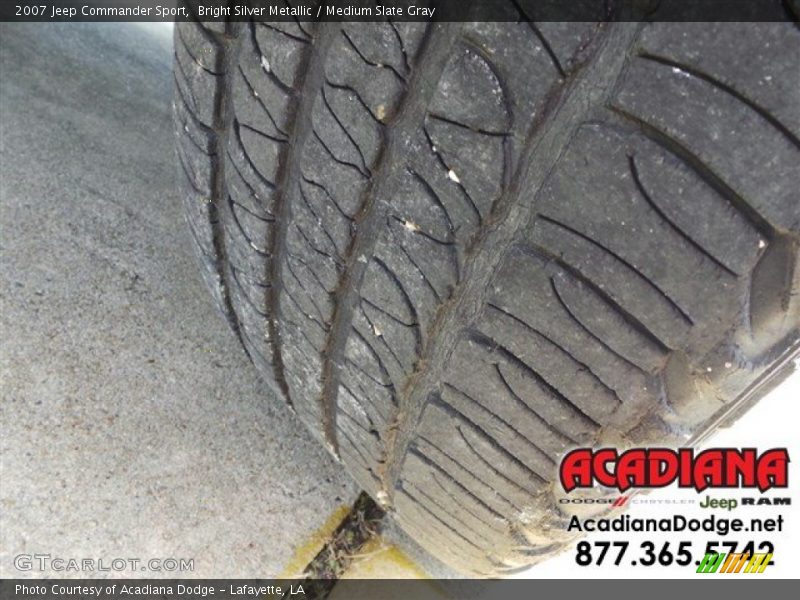 Bright Silver Metallic / Medium Slate Gray 2007 Jeep Commander Sport