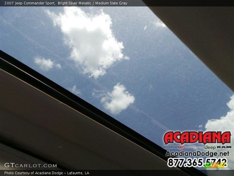 Bright Silver Metallic / Medium Slate Gray 2007 Jeep Commander Sport