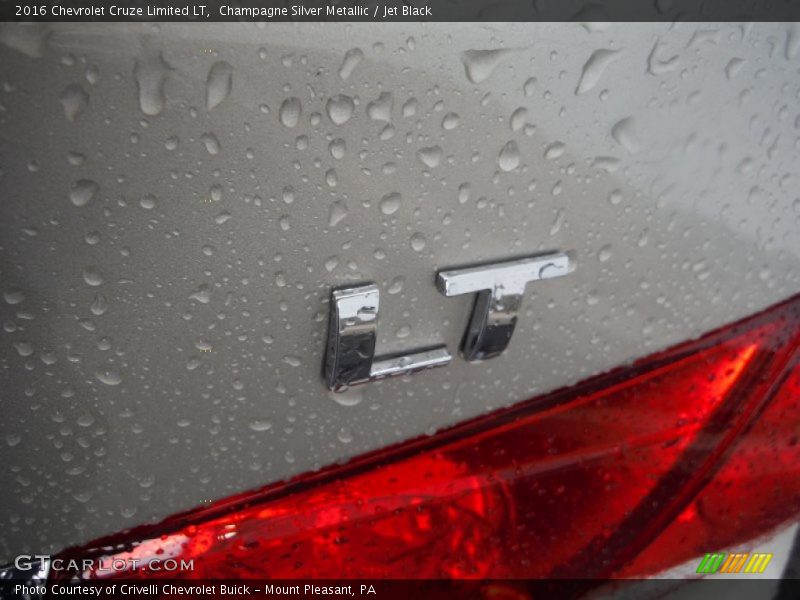 Champagne Silver Metallic / Jet Black 2016 Chevrolet Cruze Limited LT