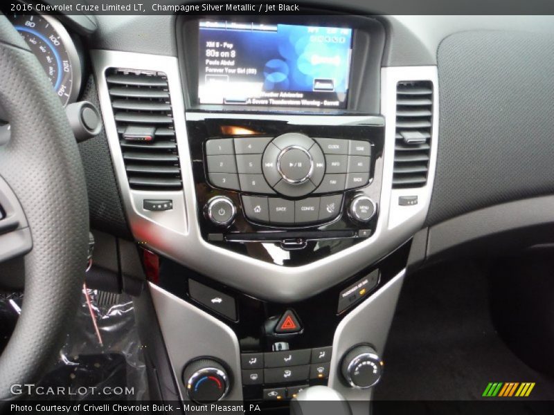 Champagne Silver Metallic / Jet Black 2016 Chevrolet Cruze Limited LT