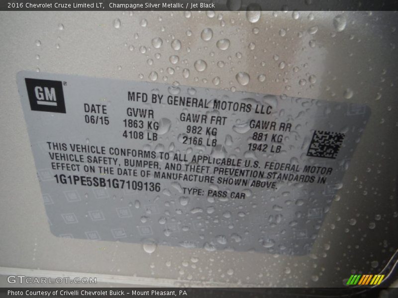 Champagne Silver Metallic / Jet Black 2016 Chevrolet Cruze Limited LT