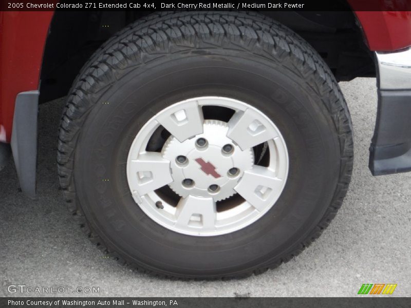 Dark Cherry Red Metallic / Medium Dark Pewter 2005 Chevrolet Colorado Z71 Extended Cab 4x4