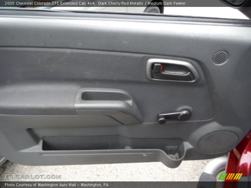 Dark Cherry Red Metallic / Medium Dark Pewter 2005 Chevrolet Colorado Z71 Extended Cab 4x4