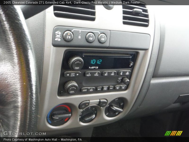 Dark Cherry Red Metallic / Medium Dark Pewter 2005 Chevrolet Colorado Z71 Extended Cab 4x4